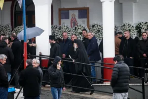 «Βιολάντα»: «Η φωτιά δεν μπόρεσε να κάψει αυτό που ήσουν» θρήνος και βαρύ πένθος στις κηδείες των τριών θυμάτων της τραγωδίας