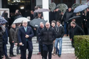 «Βιολάντα»: «Η φωτιά δεν μπόρεσε να κάψει αυτό που ήσουν» θρήνος και βαρύ πένθος στις κηδείες των τριών θυμάτων της τραγωδίας «Βιολάντα»: «Η φωτιά δεν μπόρεσε να κάψει αυτό που ήσουν» θρήνος και βαρύ πένθος στις κηδείες των τριών θυμάτων της τραγωδίας