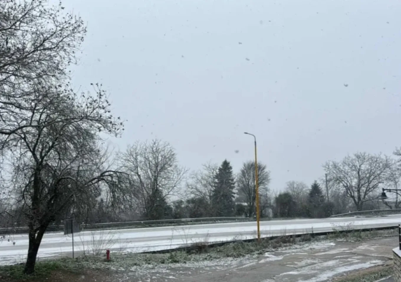 Χιονίζει στο κέντρο των Ιωαννίνων ΦΩΤΟ ΒΙΝΤΕΟ Χιονίζει στο κέντρο των Ιωαννίνων ΦΩΤΟ ΒΙΝΤΕΟ