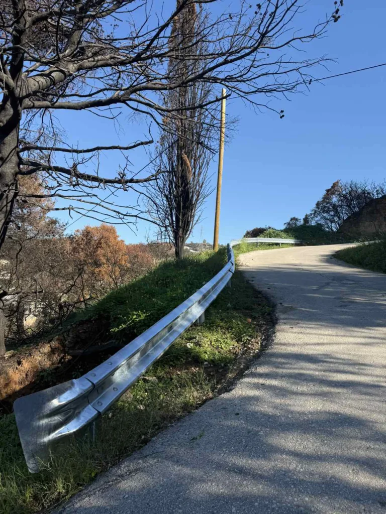 Πάτρα: Τοποθέτηση στηθαίων και κιγκλιδωμάτων από τον Δήμο, οι περιοχές ΦΩΤΟ Πάτρα: Τοποθέτηση στηθαίων και κιγκλιδωμάτων από τον Δήμο, οι περιοχές ΦΩΤΟ