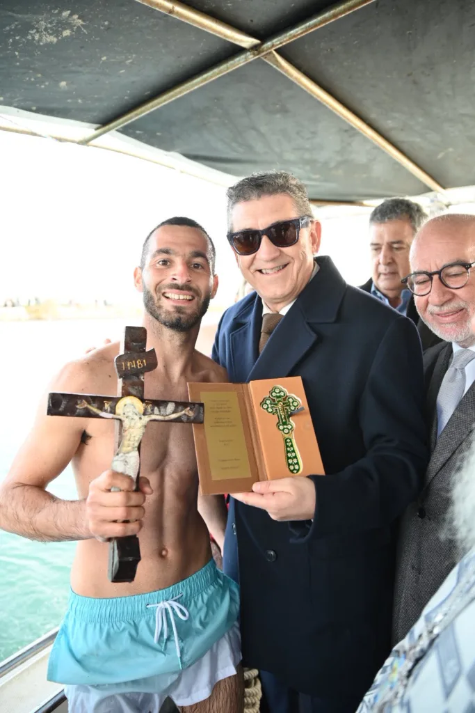 Αλεξόπουλος: «Σε μια εποχή προκλήσεων το μήνυμα των Θεοφανείων μάς καλεί να επιλέξουμε τη διαφάνεια αντί της σύγχυσης και την ελπίδα αντί της παραίτησης» Αλεξόπουλος: «Σε μια εποχή προκλήσεων το μήνυμα των Θεοφανείων μάς καλεί να επιλέξουμε τη διαφάνεια αντί της σύγχυσης και την ελπίδα αντί της παραίτησης»