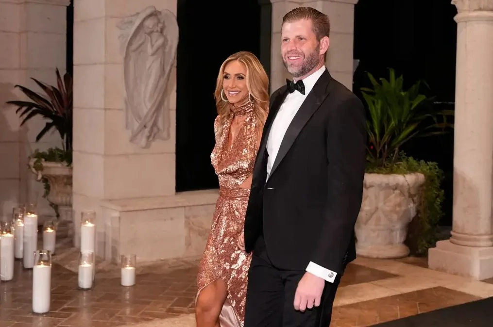 ΒΙΝΤΕΟ το λαμπερό πάρτι του Ντόναλντ Τραμπ και η Μελάνια ΦΩΤΟ ΒΙΝΤΕΟ το λαμπερό πάρτι του Ντόναλντ Τραμπ και η Μελάνια ΦΩΤΟ