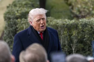 Τραμπ: Εγώ έπεισα τον εαυτό μου να μην χτυπήσω το Ιράν!