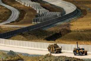 Τουρκία: Στήνει τείχος με το Ιράν για ενδεχόμενη κατάρρευση του καθεστώτος στην Τεχεράνη