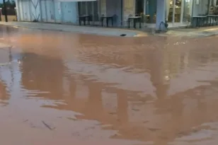 Βάρδα: δρόμοι μετατράπηκαν σε ποτάμια ΦΩΤΟ