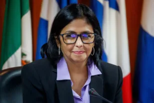 Ντέλσι Ροντρίγκες: Ποια είναι η «τίγρης» που ανέλαβε το τιμόνι της Βενεζουέλας