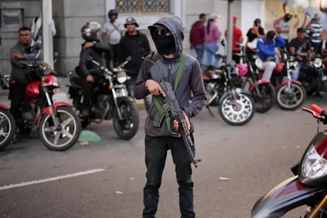 Στη Βενεζουέλα δόθηκε διαταγή να συλλαμβάνεται όποιος στήριξε την ένοπλη επίθεση των ΗΠΑ με στόχο τον Μαδούρο