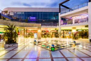 Βραδινή βόλτα στην Πάτρα με δέκα ευρώ στην τσέπη-Οχτω προτάσεις