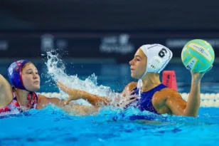 Η Ελλάδα το έκανε εύκολο, στα ημιτελικά του Ευρωπαϊκού πρωταθλήματος, 15-10 την Ιταλία