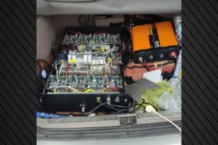 Σπάτα: Δύο συλλήψεις για απάτη με ειδικό εξοπλισμό παραπλάνησης κινητών