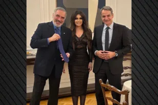 Κίμπερλι Γκιλφόιλ: Δείπνησε με τον Κυριάκο Μητσοτάκη και τον εφοπλιστή Νίκο Τσάκο