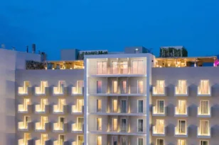 Χαμόγελα για τους ξενοδόχους της Πάτρας