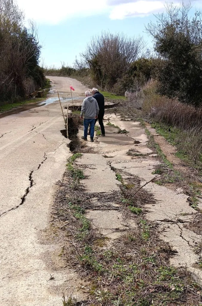 Σε κατάσταση συναγερμού ο Δήμος Ήλιδας για τις εκτεταμένες κατολισθήσεις στην Πηνεία Σε κατάσταση συναγερμού ο Δήμος Ήλιδας για τις εκτεταμένες κατολισθήσεις στην Πηνεία