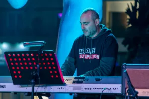 «In the heat of … Carnival»: Τρία δυναμικά πατρινά συγκροτήματα ξεσήκωσαν το κοινό το βράδυ του Σαββάτου ΦΩΤΟ