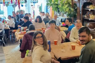 Πάτρα: Ανώνυμος φίλος του ΕΚΑΜΕ παρέθεσε γεύμα στα παιδιά στο «Σουρωτήρι» 