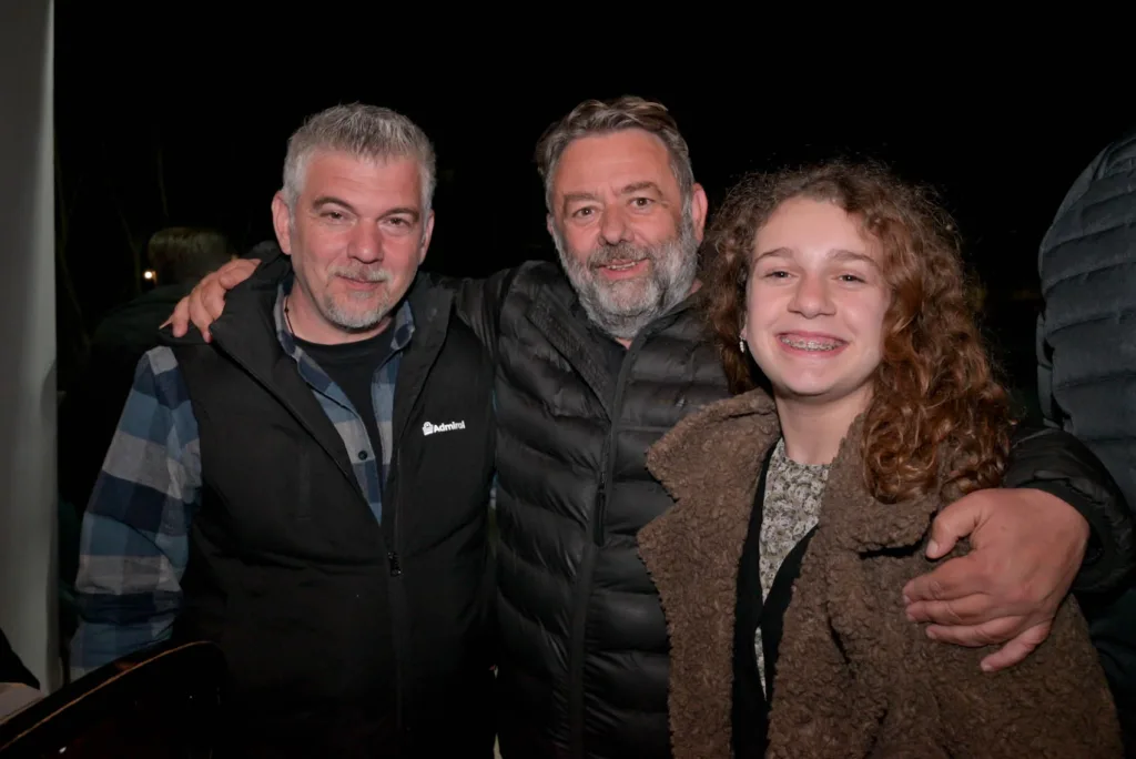 Πάτρα: Θερμή πρεμιέρα για το «2012 μ.Χ.» – Οι «Αυτόνομοι» ξαναφέρνουν στη σκηνή τη μνήμη της κρίσης