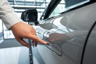 Κίνα: Απόφαση για απαγόρευση στα «κρυφά» χερούλια στα αυτοκίνητα για λόγους ασφάλειας