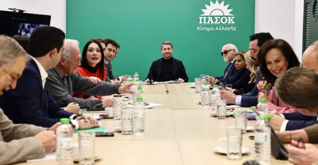 ΠΑΣΟΚ: Η εσωστρέφεια και το τέλμα