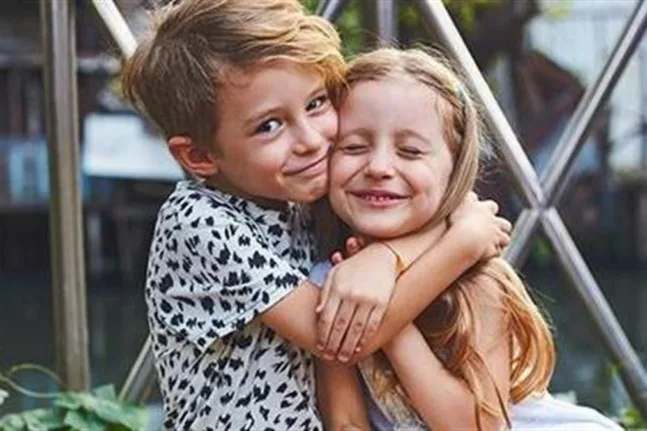 Όταν τα αδέλφια γίνονται ξένοι: Γιατί η αποξένωση είναι συχνότερη απ’ όσο νομίζουμε