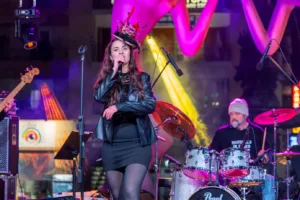 «In the heat of … Carnival»: Τρία δυναμικά πατρινά συγκροτήματα ξεσήκωσαν το κοινό το βράδυ του Σαββάτου ΦΩΤΟ