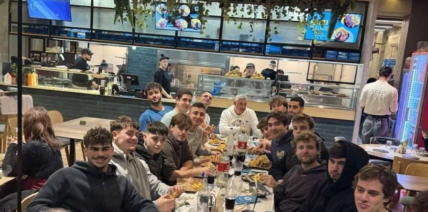 «Οικογενειακό» δείπνο στη ΝΕΠ πριν τη «ναυμαχία» με Αρη