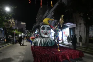 Πατρινό Καρναβάλι 2026: Το τριήμερο της μεγάλης γιορτής άνοιξε με την παρέλαση αρμάτων και... ΟΠΕΚΕΜΠΕΕΕ ΦΩΤΟ