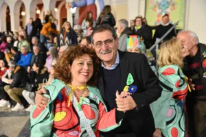 Πατρινό Καρναβάλι 2026: Η μεγάλη νυχτερινή ποδαράτη παρέλαση, LIVE