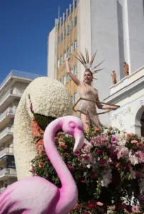 Πατρινό Καρναβάλι 2026: Χιλιάδες καρναβαλιστές και εντυπωσιακά άρματα στους δρόμους ΦΩΤΟ