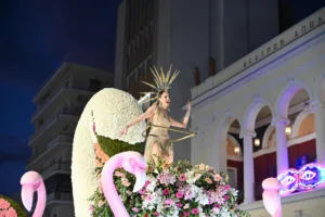 Πατρινό Καρναβάλι 2026: Η μεγάλη νυχτερινή ποδαράτη παρέλαση, LIVE