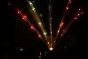 Πατρινό Καρναβάλι 2026: Στην πυρά ο Βασιλιάς Καρνάβαλος, ξέφρενο πάρτι στην Αγίου Νικολάου ΦΩΤΟ