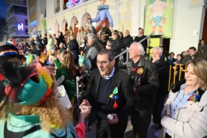 Πατρινό Καρναβάλι 2026: Η μεγάλη νυχτερινή ποδαράτη παρέλαση, LIVE