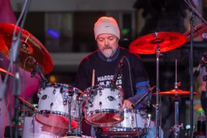 «In the heat of … Carnival»: Τρία δυναμικά πατρινά συγκροτήματα ξεσήκωσαν το κοινό το βράδυ του Σαββάτου ΦΩΤΟ