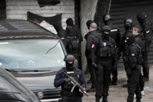 Αυστρία: Στήθηκε ενέδρα χούλιγκανς σε αυτοκινητόδρομο – Δεκάδες συλλήψεις πριν από σύγκρουση