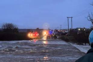 Κομοτηνή: Οδηγός πέρασε από αποκλεισμένη ιρλανδική διάβαση και παρασύρθηκε από τα ορμητικά νερά! ΒΙΝΤΕΟ