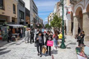 Λιανεμπόριο σε «μέγγενη»: Τα καταστήματα της Πάτρας έχασαν συνολικό τζίρο πάνω από 23 εκατ. ευρώ
