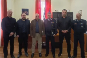 Αιγιάλεια: Συνάντηση Δήμου και ΕΛΑΣ για την ασφάλεια – Ενίσχυση Δημοτικής Αστυνομίας με νέες προσλήψεις