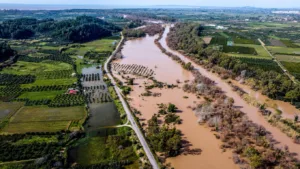 Σε οριακή κατάσταση στην Ηλεία, «πνίγηκαν» καλλιέργειες και οικισμοί, πλημμύρισαν Πηνειός και Αλφειός, ΦΩΤΟ