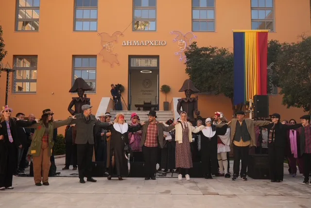 Πάτρα: Παραδοσιακά δρώμενα και καρναβαλικός παλμός στο κέντρο - Ξεχωριστές εικόνες από τη μεγάλη αποκριάτικη γιορτή ΦΩΤΟ