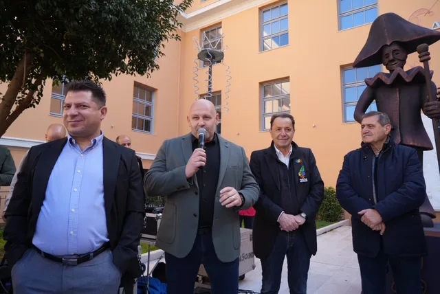 Πάτρα: Παραδοσιακά δρώμενα και καρναβαλικός παλμός στο κέντρο - Ξεχωριστές εικόνες από τη μεγάλη αποκριάτικη γιορτή ΦΩΤΟ