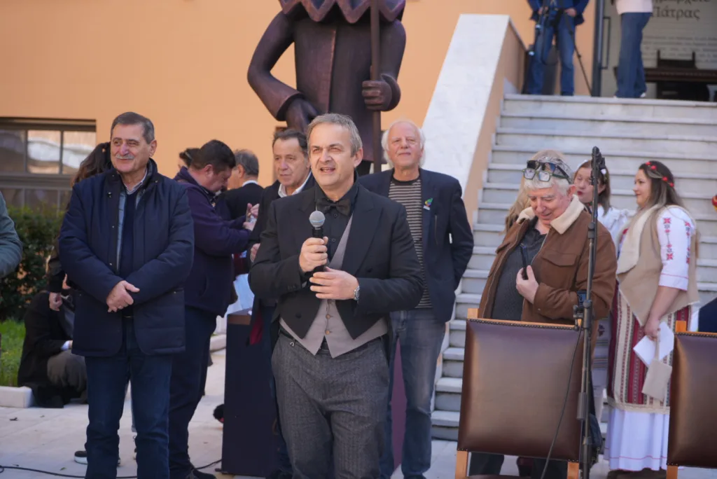 Πάτρα: Παραδοσιακά δρώμενα και καρναβαλικός παλμός στο κέντρο - Ξεχωριστές εικόνες από τη μεγάλη αποκριάτικη γιορτή ΦΩΤΟ