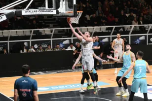 Ισόπαλο το πρώτο ημίχρονο ανάμεσα σε Απόλλωνα και Ένωση Γλαύκου Έσπερου