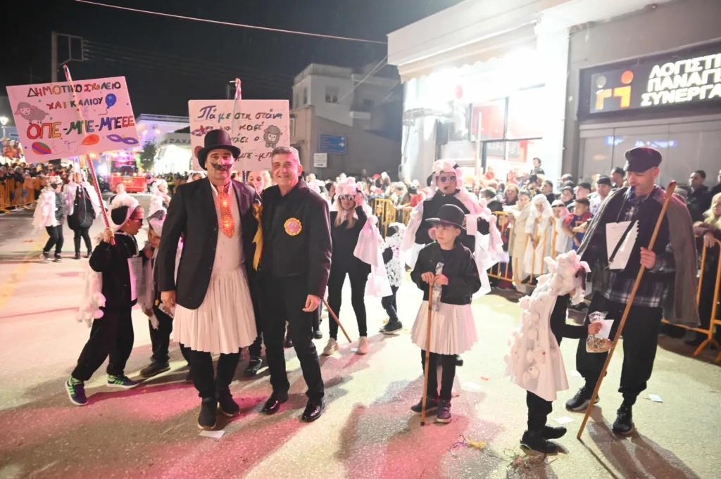 Με φαντασμαγορικό τρόπο έπεσε η αυλαία του Αχαγιώτικου Καρναβαλιού 2026 ΦΩΤΟ