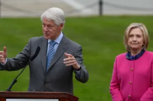 Κλίντον για Έπσταϊν: Ζητούν δημόσια κατάθεση στο Κογκρέσο – «Να τελειώνουμε με τα παιχνίδια»