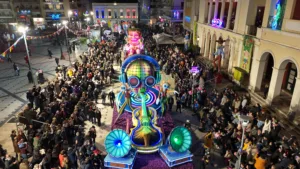 Πατρινό Καρναβάλι 2026: Το τριήμερο της μεγάλης γιορτής άνοιξε με την παρέλαση αρμάτων και... ΟΠΕΚΕΜΠΕΕΕ ΦΩΤΟ