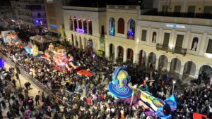 Πατρινό Καρναβάλι 2026: Το τριήμερο της μεγάλης γιορτής άνοιξε με την παρέλαση αρμάτων και... ΟΠΕΚΕΜΠΕΕΕ ΦΩΤΟ