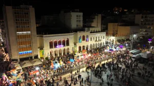 Πατρινό Καρναβάλι 2026: Το τριήμερο της μεγάλης γιορτής άνοιξε με την παρέλαση αρμάτων και... ΟΠΕΚΕΜΠΕΕΕ ΦΩΤΟ