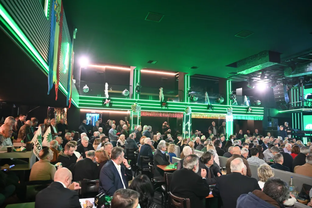 ΠΑΣΟΚ Αχαΐας: Πυκνότητα σε παρόντες και απόντες στην πίτα της Νομαρχιακής