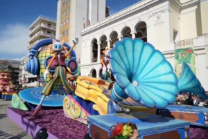 Το Πατρινό Καρναβάλι στα καλύτερά του: Δείτε πολλές ΦΩΤΟ από τη μεγάλη παρέλαση της Κυριακής