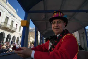 Το Πατρινό Καρναβάλι στα καλύτερά του: Δείτε πολλές ΦΩΤΟ από τη μεγάλη παρέλαση της Κυριακής