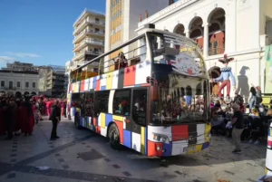 Το Πατρινό Καρναβάλι στα καλύτερά του: Δείτε πολλές ΦΩΤΟ από τη μεγάλη παρέλαση της Κυριακής